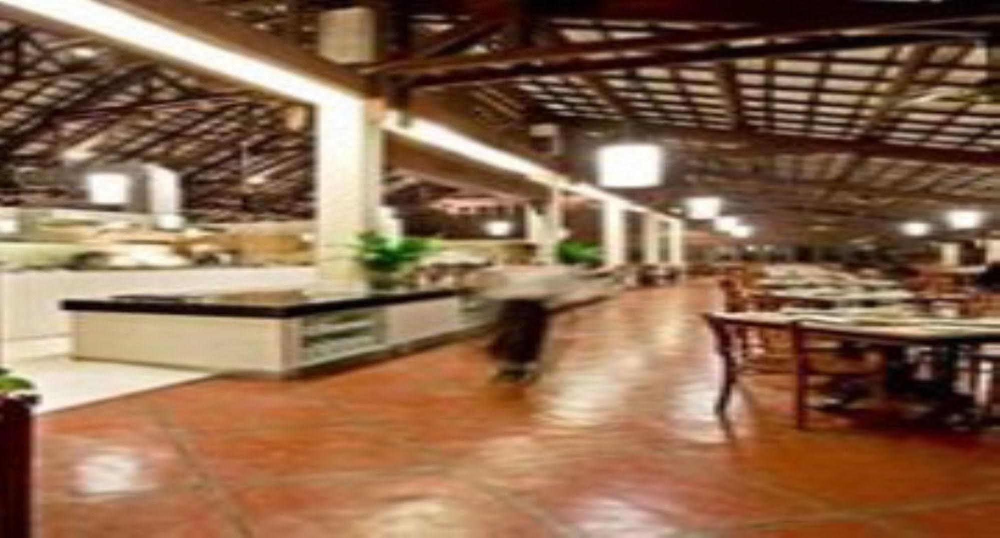 Impiana Cherating Resort ภายนอก รูปภาพ